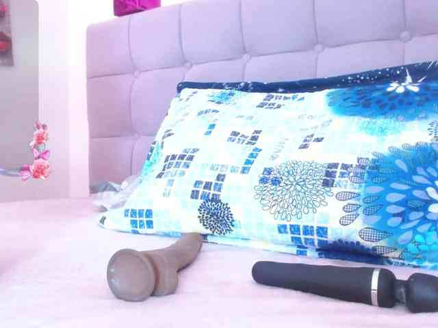 Lola-wish webcam