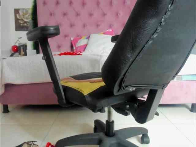 Lola-wish webcam