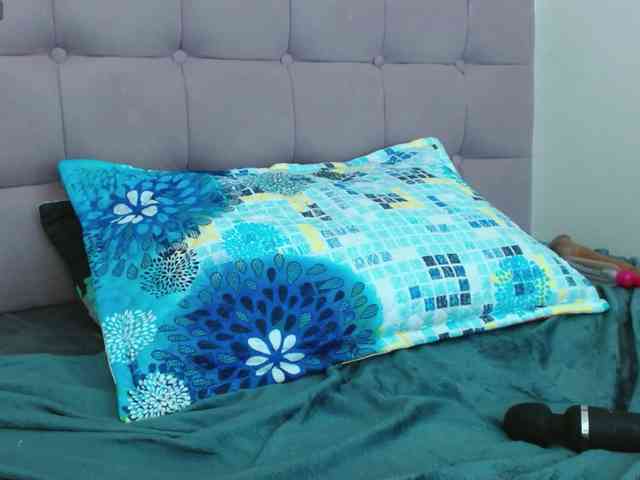 Lola-wish webcam