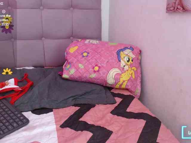 Lola-wish webcam