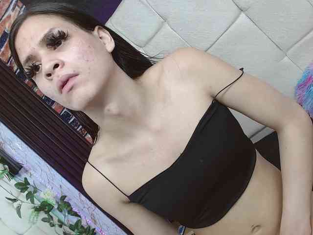 maddiison303av Live Webcam on BongaCams