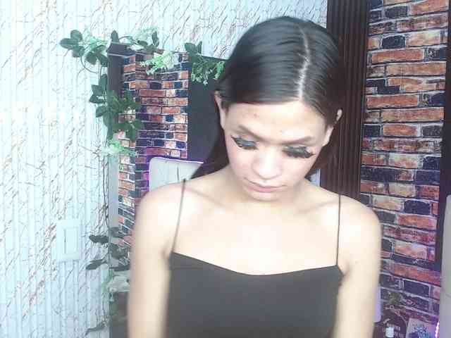 maddiison303av Live Webcam on BongaCams