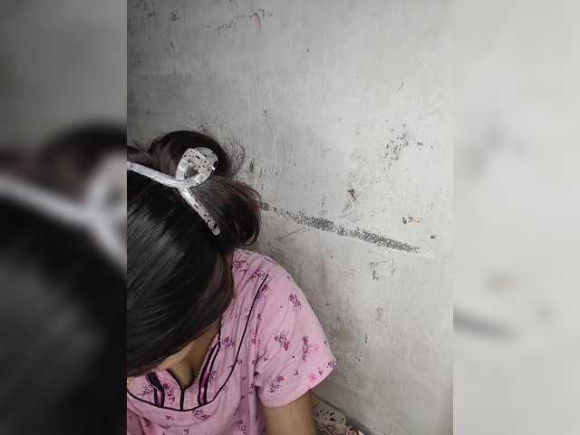 Tunnidelhi's BongaCams show and profile