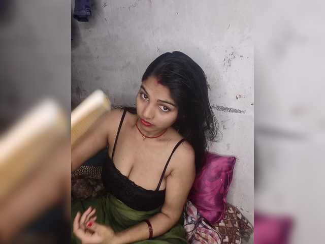Tunnidelhi's BongaCams show and profile