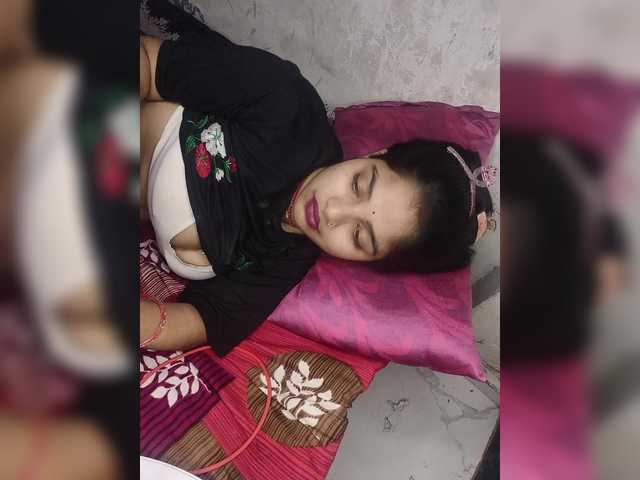 Tunnidelhi's BongaCams show and profile