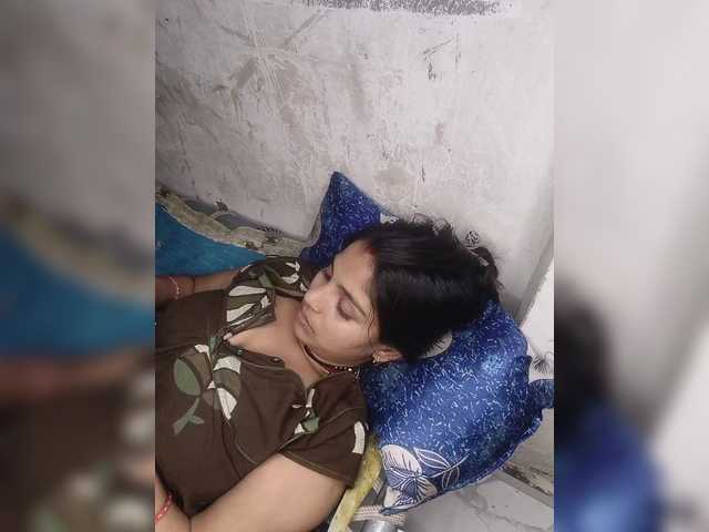 Tunnidelhi's BongaCams show and profile