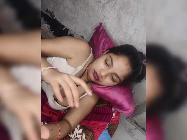 Tunnidelhi's BongaCams show and profile