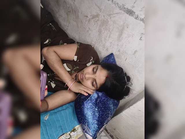 Tunnidelhi's BongaCams show and profile