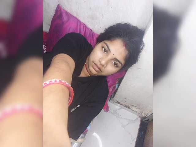 Tunnidelhi's BongaCams show and profile