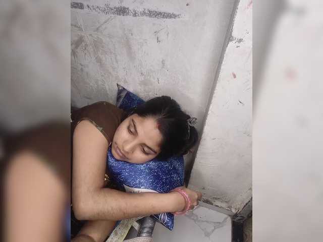 Tunnidelhi's BongaCams show and profile