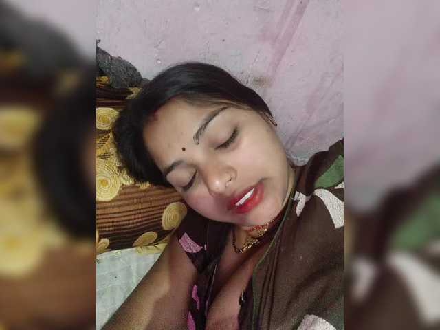 Tunnidelhi's BongaCams show and profile