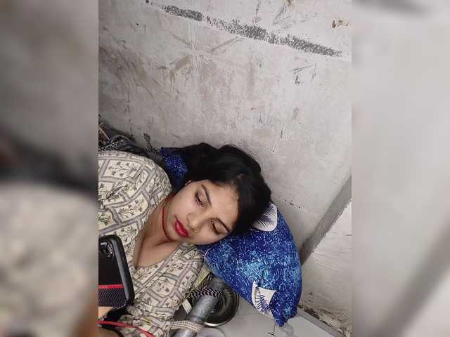 Tunnidelhi's BongaCams show and profile