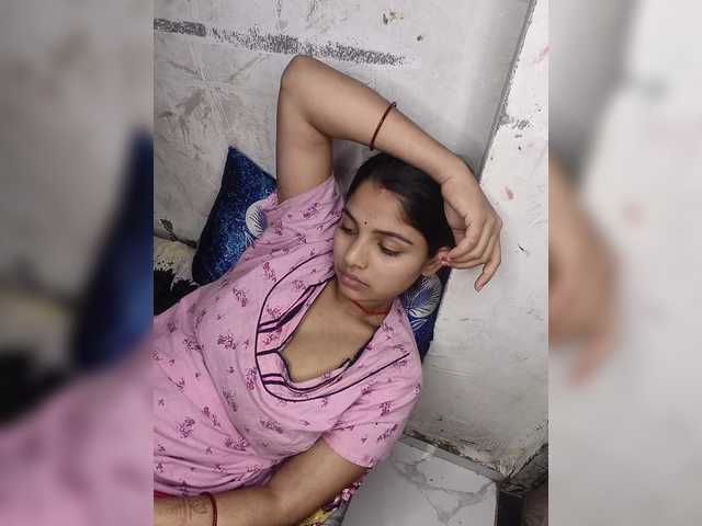 Tunnidelhi's BongaCams show and profile