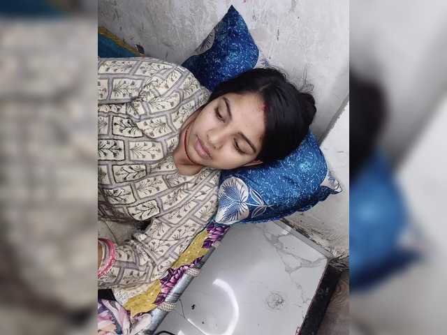 Tunnidelhi's BongaCams show and profile