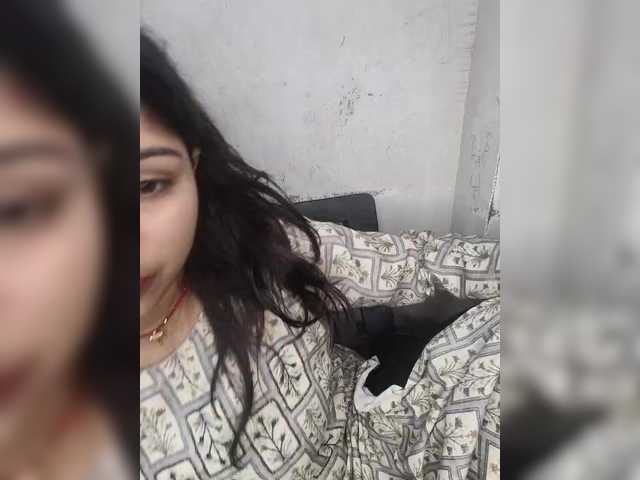 Tunnidelhi's BongaCams show and profile