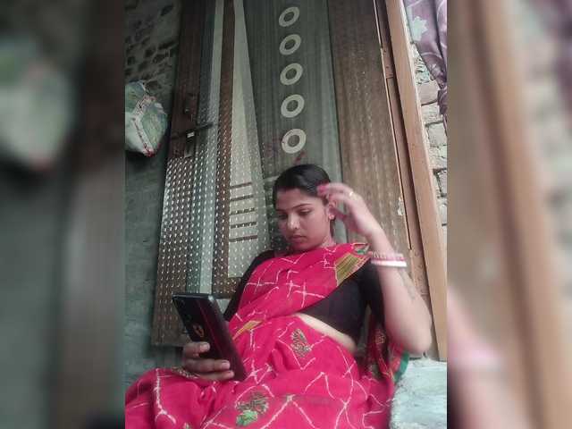 Tunnidelhi's BongaCams show and profile