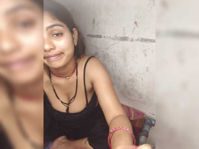 Tunnidelhi's BongaCams show and profile