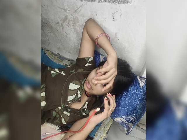 Tunnidelhi's BongaCams show and profile