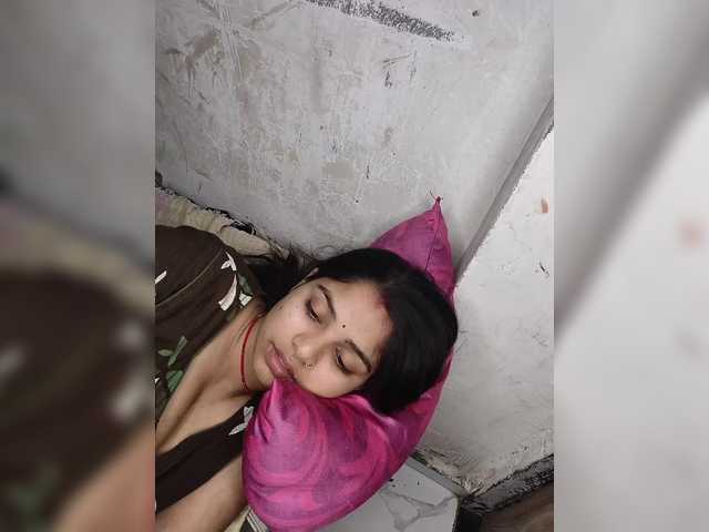 Tunnidelhi's BongaCams show and profile