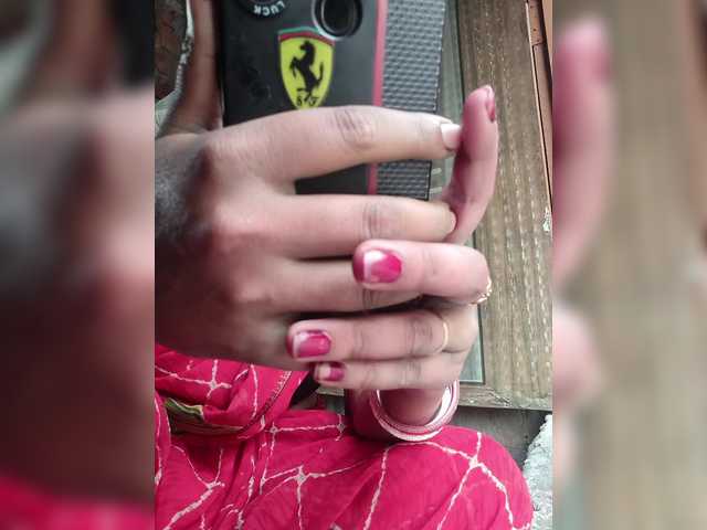 Tunnidelhi's BongaCams show and profile