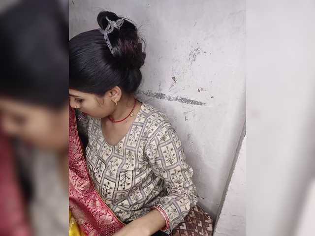 Tunnidelhi's BongaCams show and profile