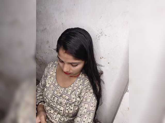 Tunnidelhi's BongaCams show and profile