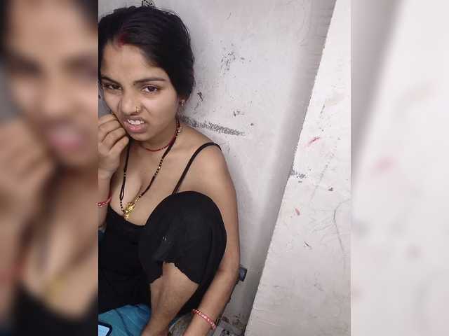 Tunnidelhi's BongaCams show and profile