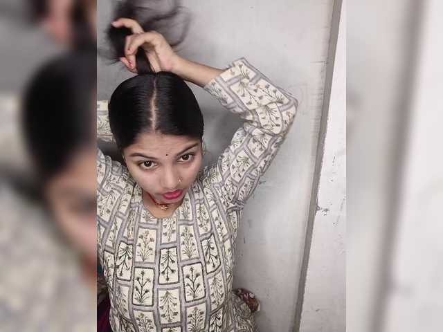 Tunnidelhi's BongaCams show and profile