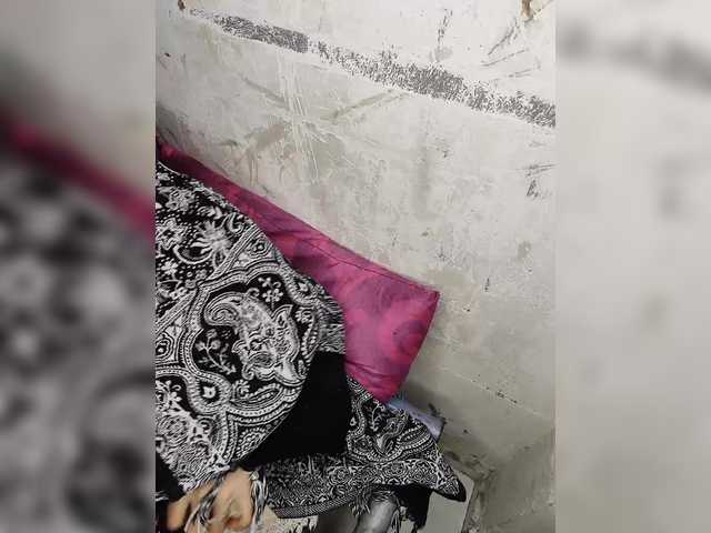 Tunnidelhi's BongaCams show and profile