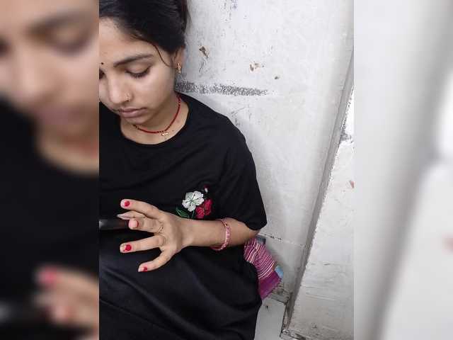 Tunnidelhi's BongaCams show and profile