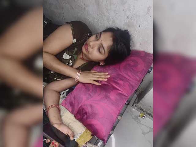 Tunnidelhi's BongaCams show and profile