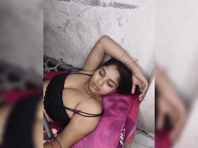 Tunnidelhi's BongaCams show and profile