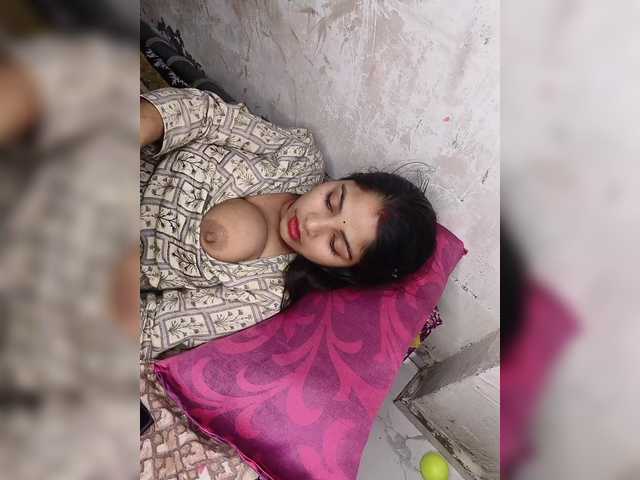 Tunnidelhi's BongaCams show and profile