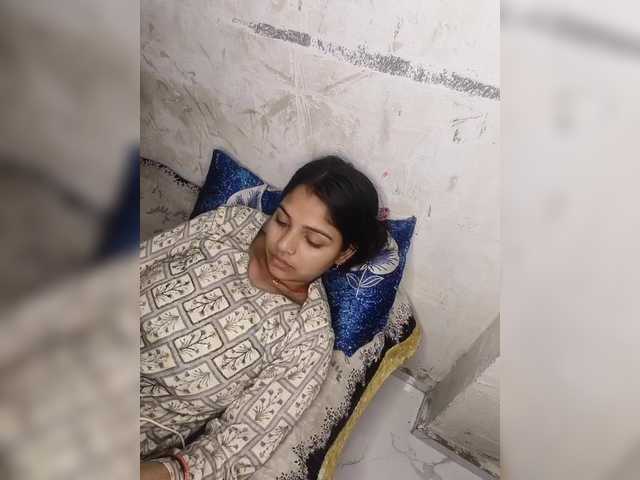 Tunnidelhi's BongaCams show and profile