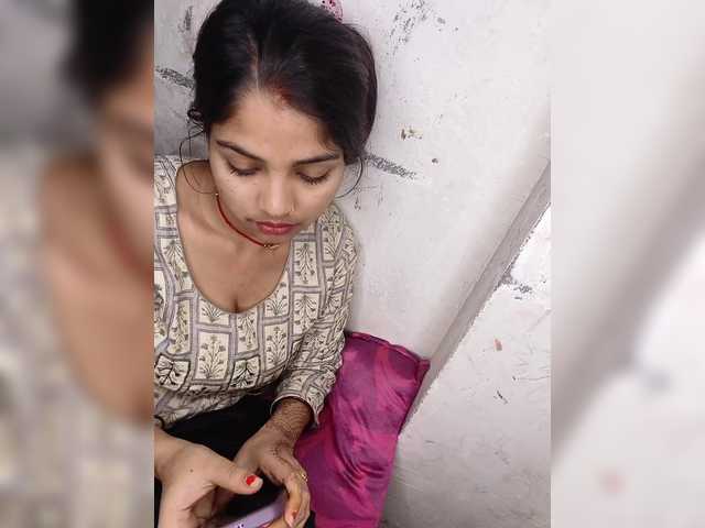 Tunnidelhi's BongaCams show and profile