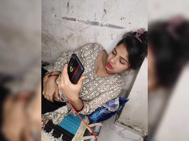 Tunnidelhi's BongaCams show and profile