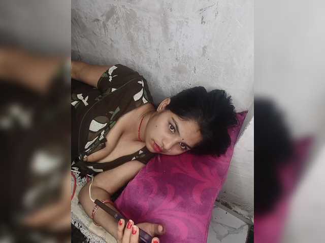 Tunnidelhi's BongaCams show and profile