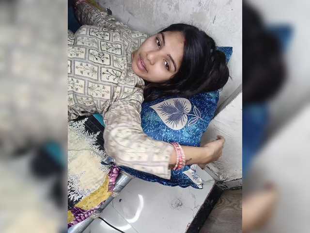 Tunnidelhi's BongaCams show and profile