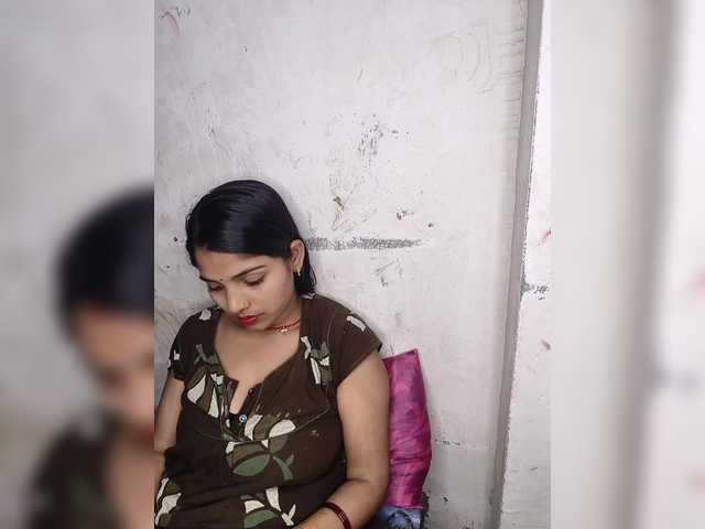 Tunnidelhi's BongaCams show and profile