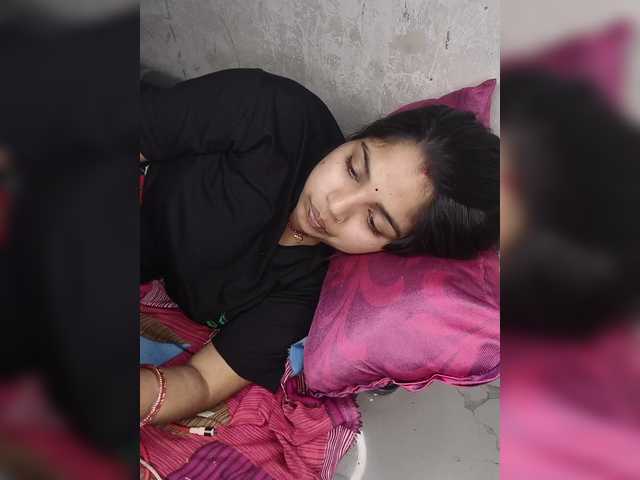 Tunnidelhi's BongaCams show and profile