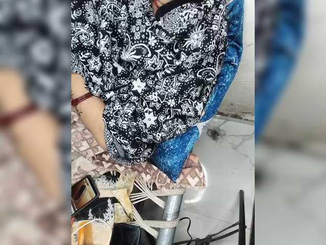 Tunnidelhi's BongaCams show and profile