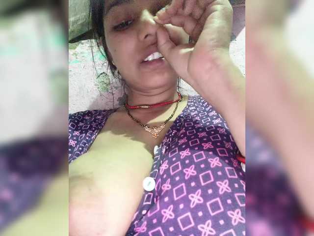 Tunnidelhi's BongaCams show and profile