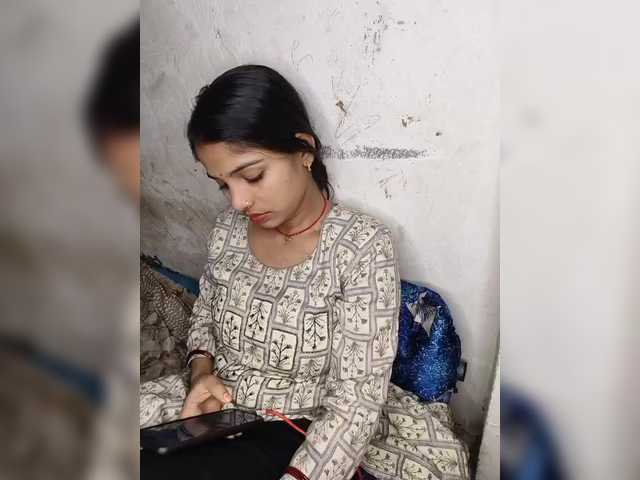 Tunnidelhi's BongaCams show and profile