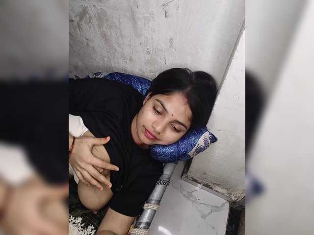 Tunnidelhi's BongaCams show and profile