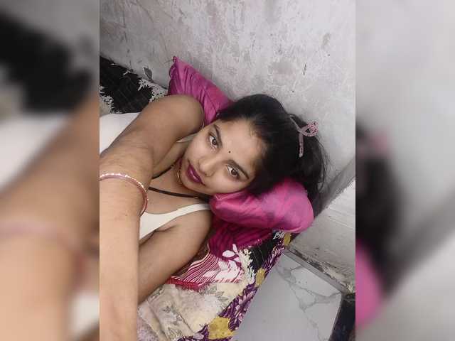 Tunnidelhi's BongaCams show and profile