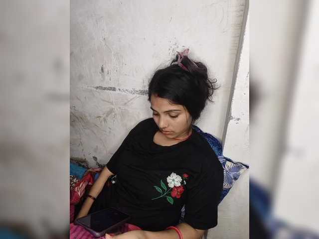 Tunnidelhi's BongaCams show and profile