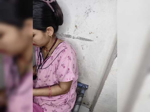 Tunnidelhi's BongaCams show and profile