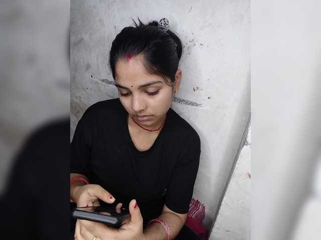 Tunnidelhi's BongaCams show and profile