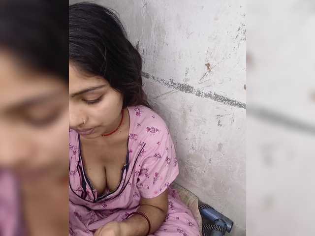 Tunnidelhi's BongaCams show and profile