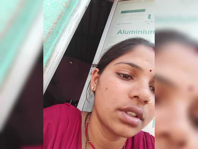 Tunnidelhi's BongaCams show and profile